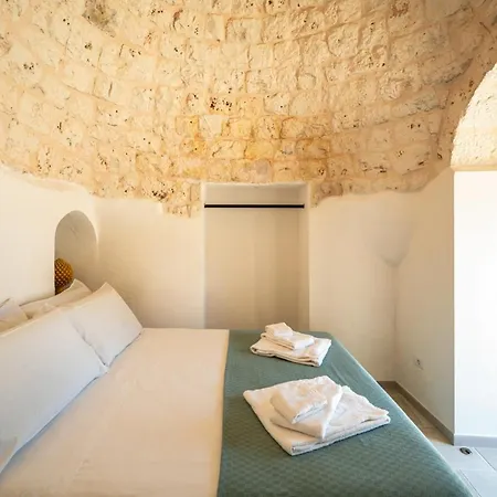 Smeraldo With Private Pool And Stone Vaults Villa *
