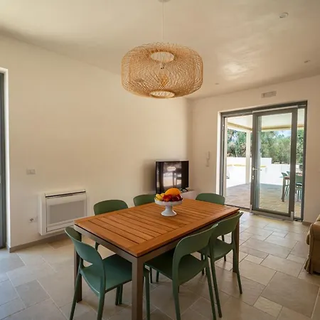 Smeraldo With Private Pool And Stone Vaults * Carovigno