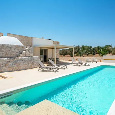 Smeraldo With Private Pool And Stone Vaults Βίλα Carovigno