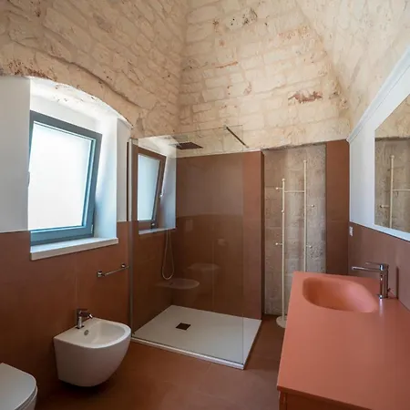 Villa Smeraldo With Private Pool And Stone Vaults *