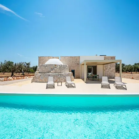 Smeraldo With Private Pool And Stone Vaults